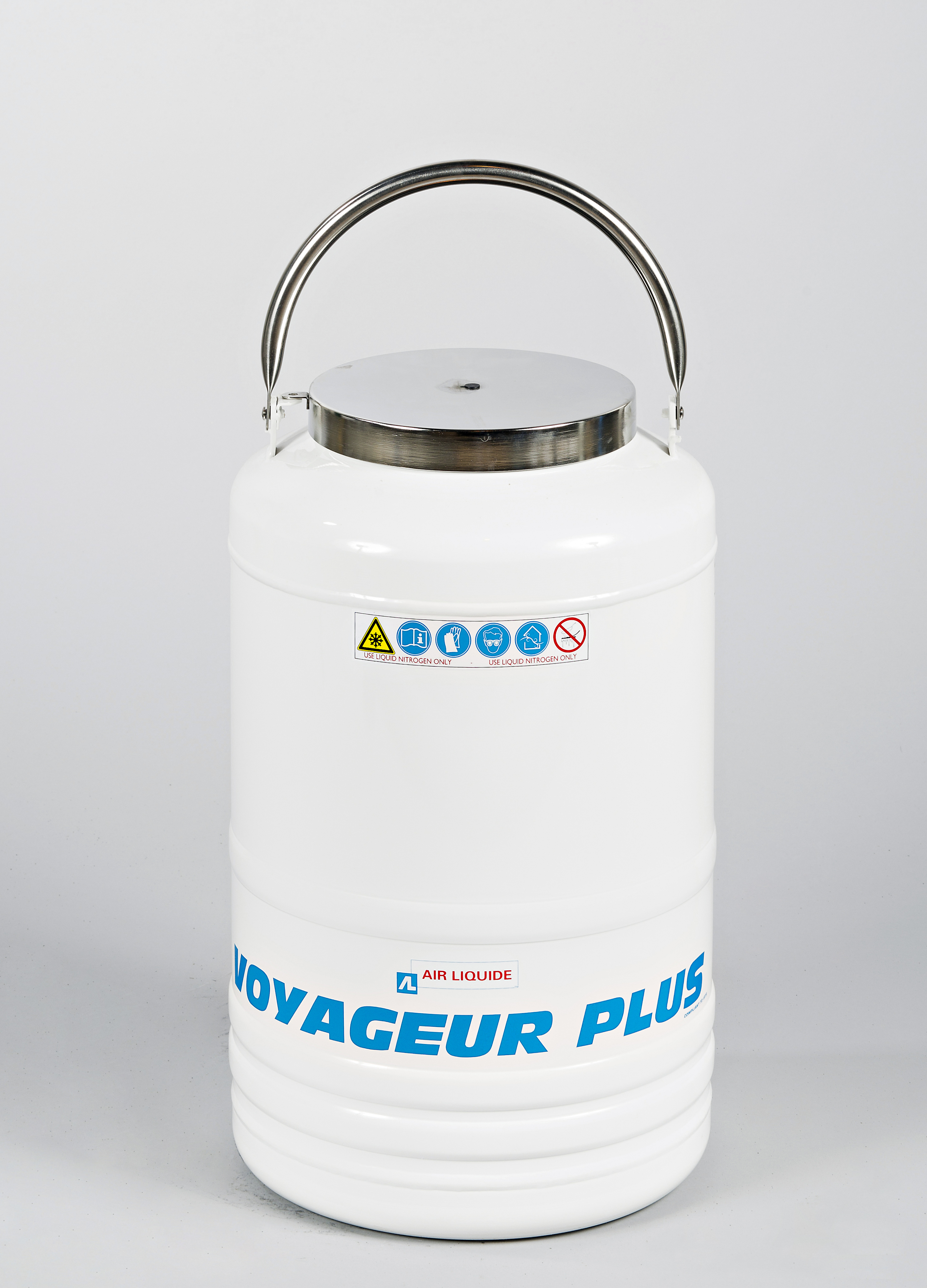 Air Liquide VOYAGEUR – портативни криоконтейнери за ръчно пренасяне на биологични продукти в течен азот